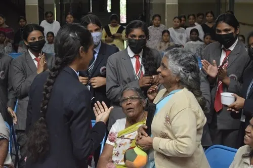 Report on visit to Maria Nivas Old-Age Home — photo 2