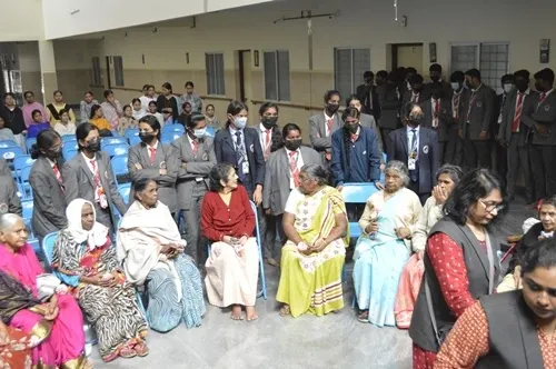Report on visit to Maria Nivas Old-Age Home — photo 4